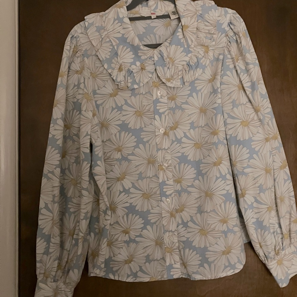 Floral long sleeve Levi top size large